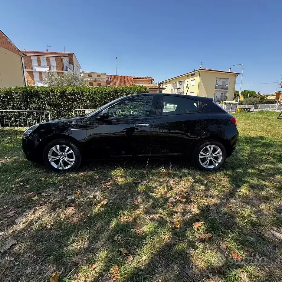 Usata Alfa Romeo Giulietta Progression 120 CV (88 kW) 2014 Nero Utilitaria