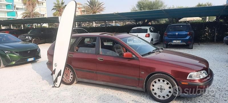 Usata Volvo V40 200 CV (147 kW) 1998 Rosso Station wagon
