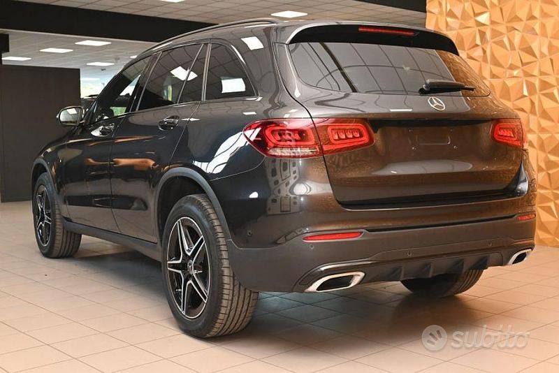 Usata Mercedes GLC300e Premium 320 CV (235 kW) 2021 Grigio SUV