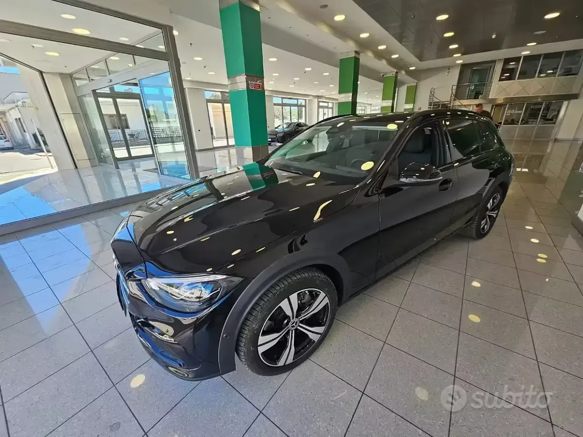 Usata Mercedes C220 Premium 200 CV (147 kW) 2023 Nero Station wagon