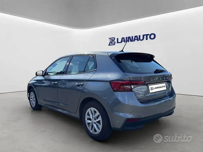 Usata Skoda Fabia Ambition 65 CV (47 kW) 2023 Grigio Utilitaria