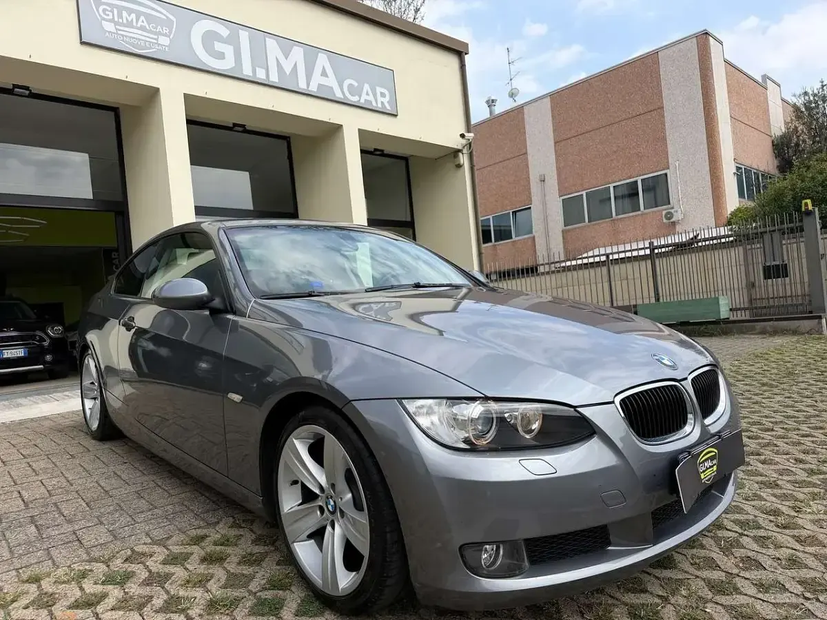 Usata BMW 320 170 CV (125 kW) 2008 Argento Coupé