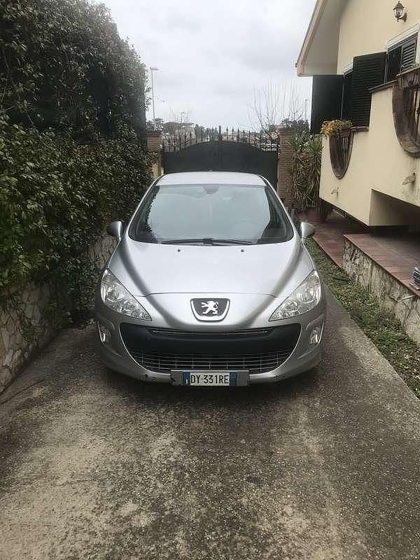 Usata Peugeot 308 Premium 109 CV (80 kW) 2010 Berlina