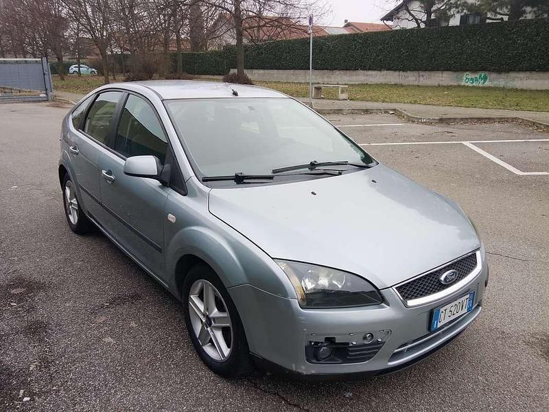 Usata Ford Focus 90 CV (66 kW) 2005 Berlina