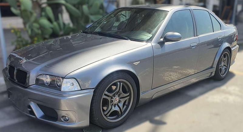 Usata BMW 325 Performance 143 CV (105 kW) 1997 Grigio Berlina