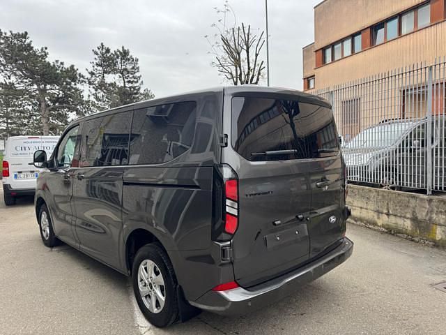 Usata Ford Tourneo Titanium 136 CV (100 kW) 2025 Nero Monovolume