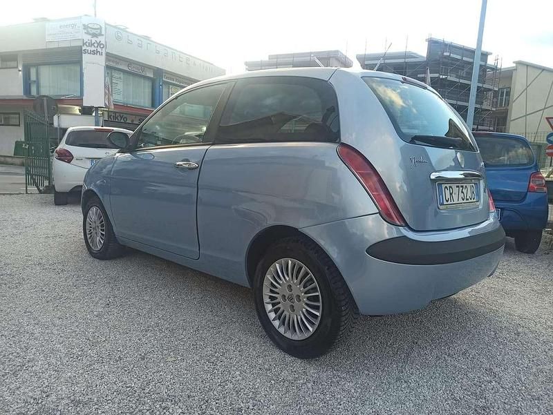 Usata Lancia Ypsilon 69 CV (50 kW) 2004 Blu/azzurro Utilitaria