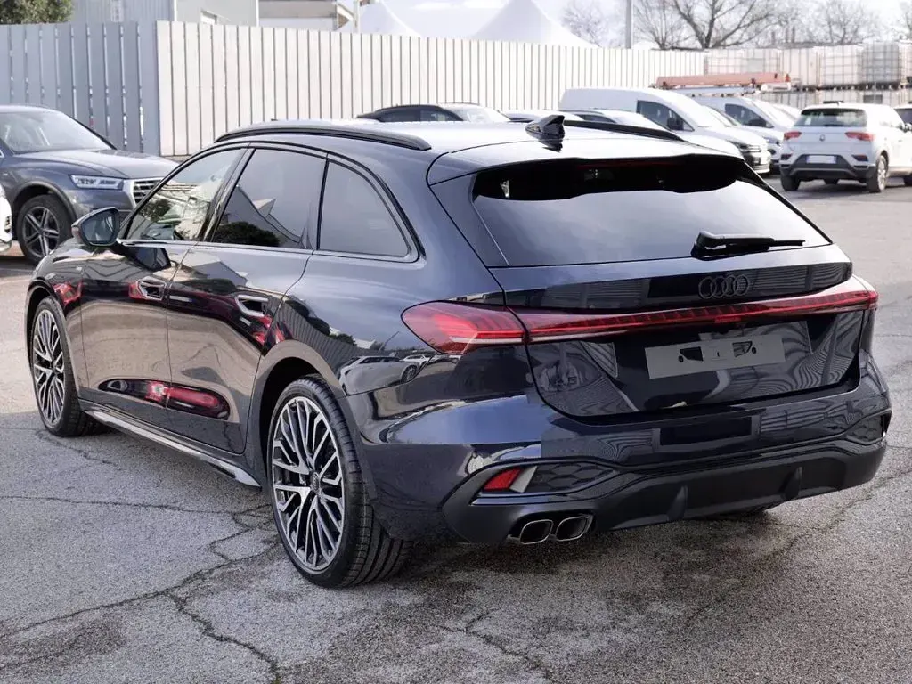 Nuova Audi A5 S-Line 204 CV (150 kW) 2026 Blu/azzurro Station wagon