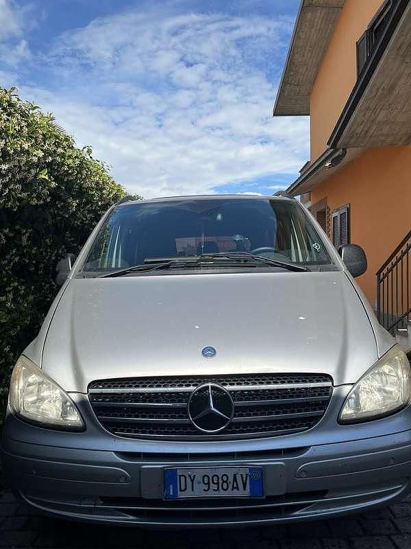 Argento Usata 2009 Mercedes Vito Monovolume | 9000 € (Ottimo prezzo) - Immagine 1/4