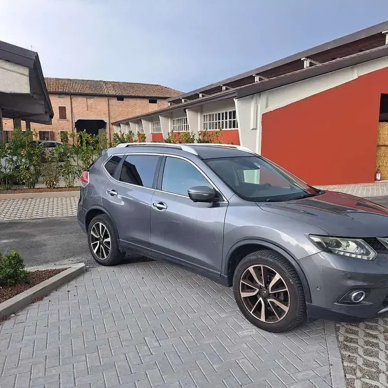 Usata Nissan X-Trail Tekna 131 CV (96 kW) 2014 Grigio SUV