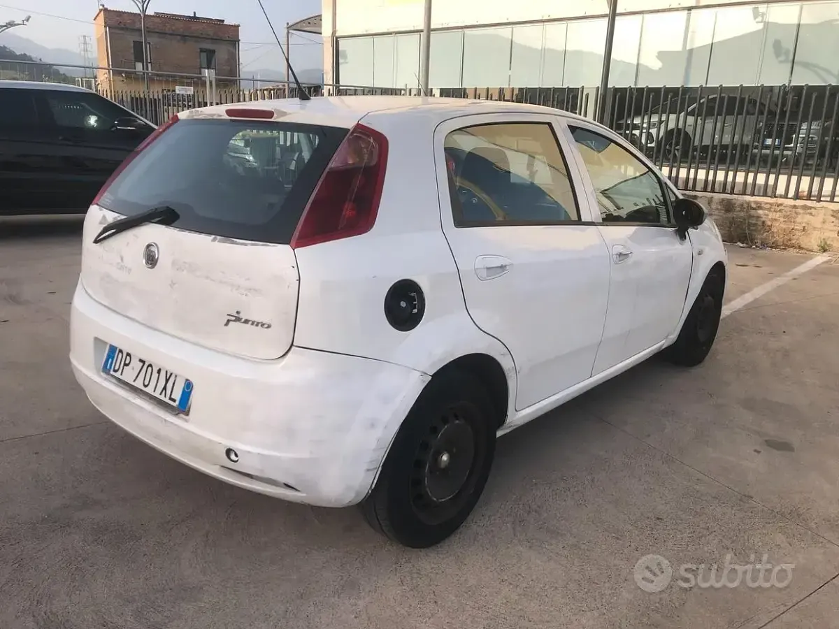 Usata Fiat Grande Punto Active 75 CV (55 kW) 2008 Utilitaria