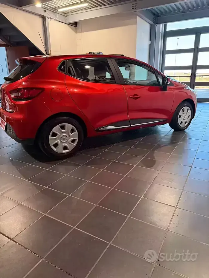 Usata Renault Clio IV 90 CV (66 kW) 2016 Arancione Berlina
