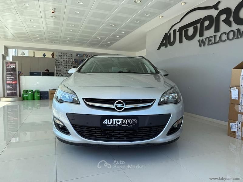 Grigio Usata 2015 Opel Astra Cosmo Station wagon | 5800 € (Buon prezzo) - Immagine 1/4