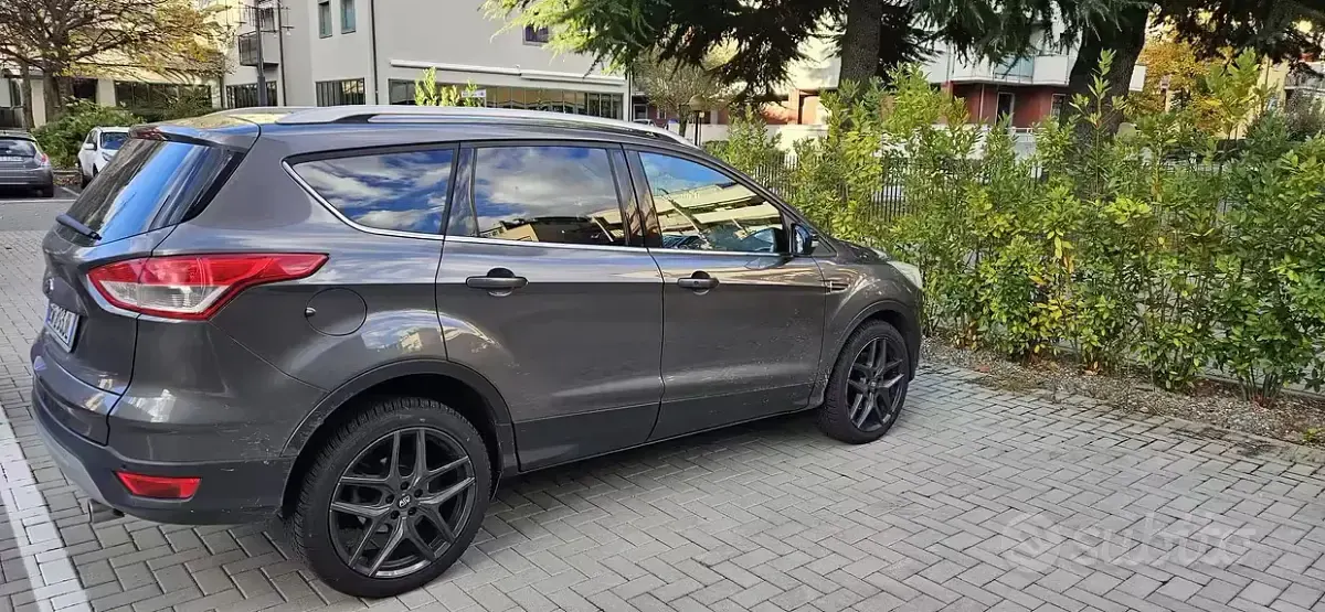 Usata Ford Kuga Titanium 140 CV (102 kW) 2014 SUV