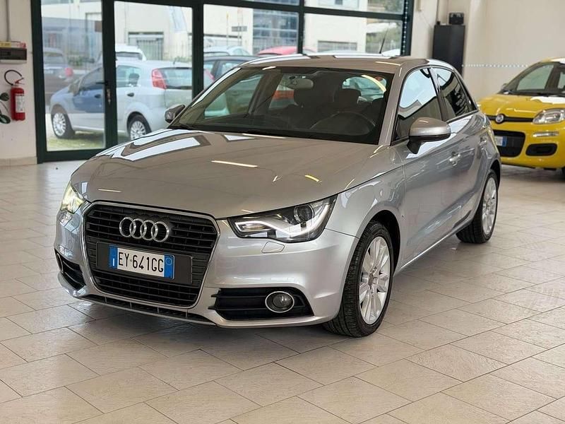 Usata Audi A1 Sportback Attraction 86 CV (63 kW) 2015 Argento Utilitaria