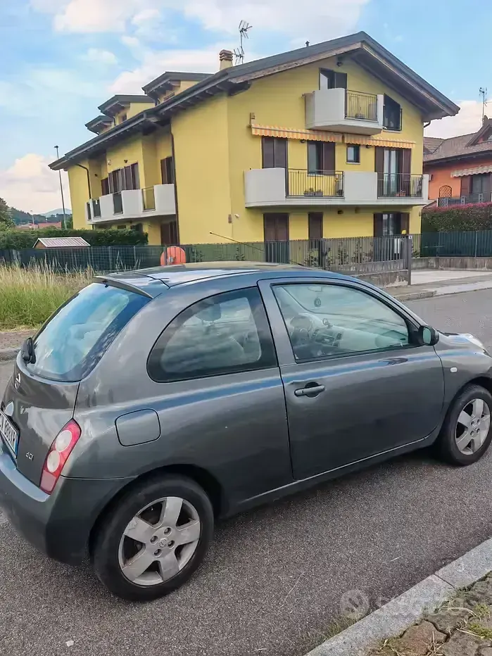 Usata Nissan Micra 65 CV (47 kW) 2005 Grigio Berlina