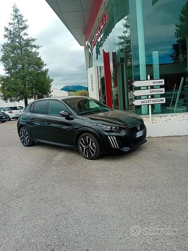 Nero Usata 2024 Peugeot 208 GT Due volumi | 18.000 € (Molto cara) - Immagine 1/4