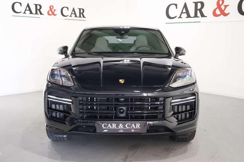 Usata Porsche Cayenne Turbo E-Hybrid 740 CV (544 kW) 2024 Nero SUV