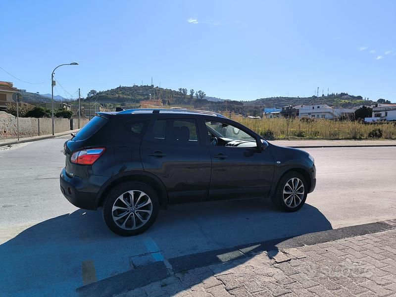 Nero Usata 2012 Nissan Qashqai Tekna SUV | 7800 € (Molto cara) - Immagine 1/4