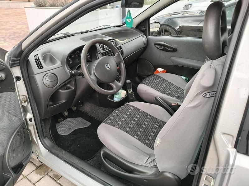 Usata Fiat Punto 2004 Grigio Utilitaria