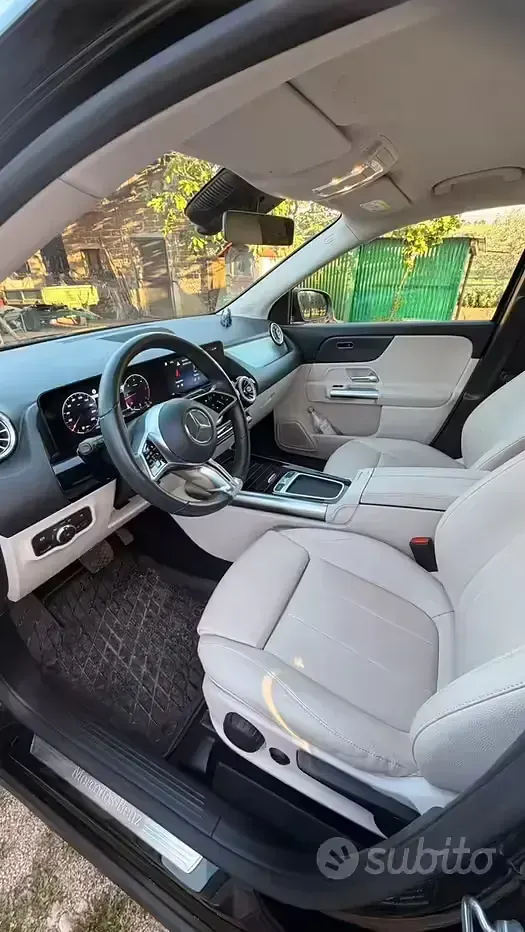 Usata Mercedes GLA180 Advanced Plus 116 CV (85 kW) 2023 Nero SUV