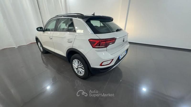 Usata VW T-Roc Life 110 CV (80 kW) 2023 Argento SUV