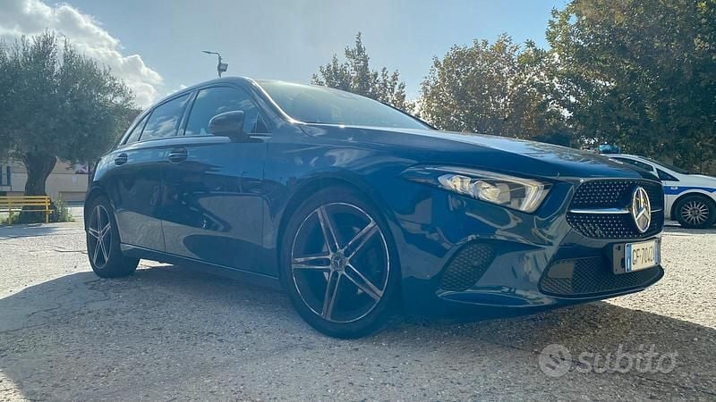 Usata Mercedes A180 116 CV (85 kW) 2021 Blu