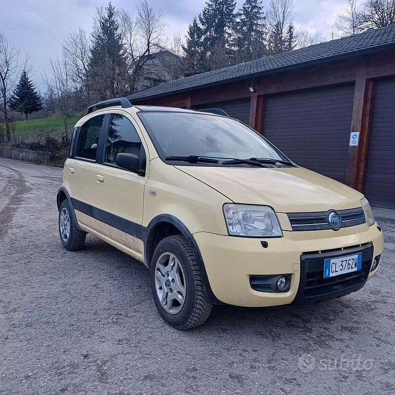 Giallo Usata 2005 Fiat Panda 4x4 Due volumi | 5000 € (Buon prezzo) - Immagine 1/4