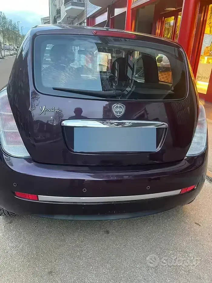 Usata Lancia Ypsilon 60 CV (44 kW) 2010 Nero Utilitaria