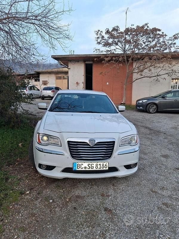 Usata Lancia Thema 239 CV (175 kW) 2013 Bianco Berlina