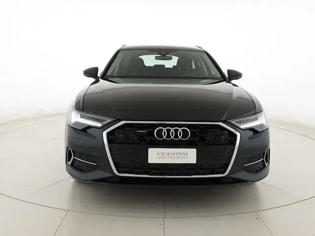 Usata Audi A6 Advanced 299 CV (219 kW) 2024 Grigio manhattan metallizzato Station wagon