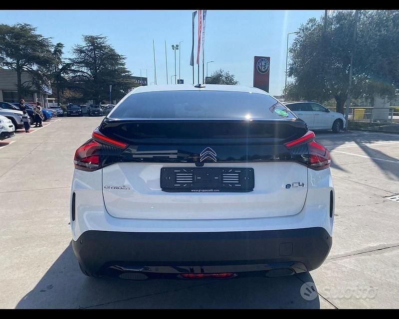 Usata Citroën e-C4 Shine 56 kW (77 CV) 2023 Bianco Berlina