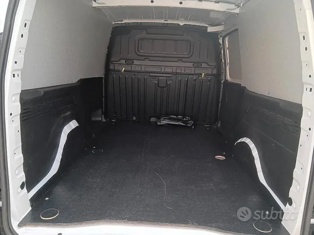Usata Opel Combo 2024 Bianco Monovolume