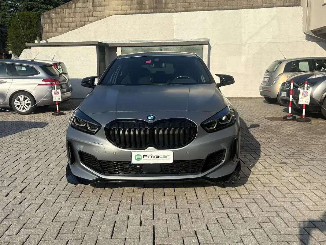 Usata BMW 125 Comfort Edition 265 CV (194 kW) 2023 Grigio Berlina