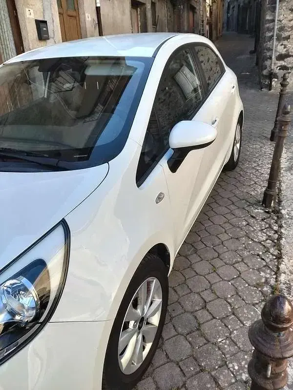 Usata Kia Rio Active 75 CV (55 kW) 2017 Berlina