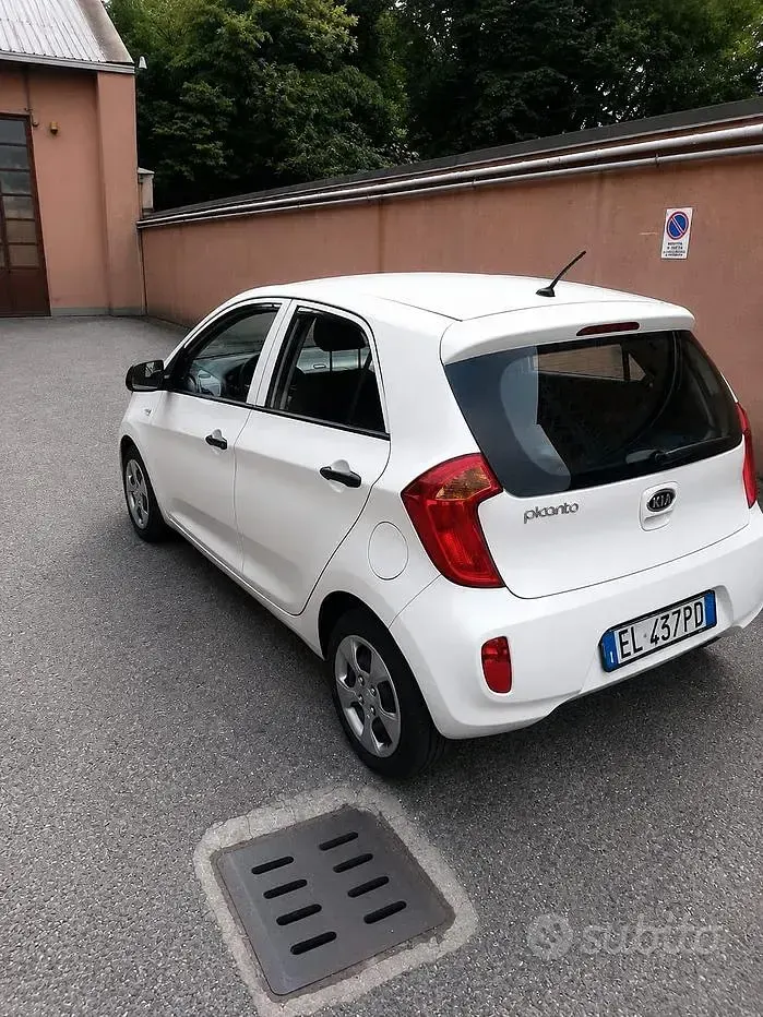 Usata Kia Picanto 69 CV (50 kW) 2012 Bianco Utilitaria