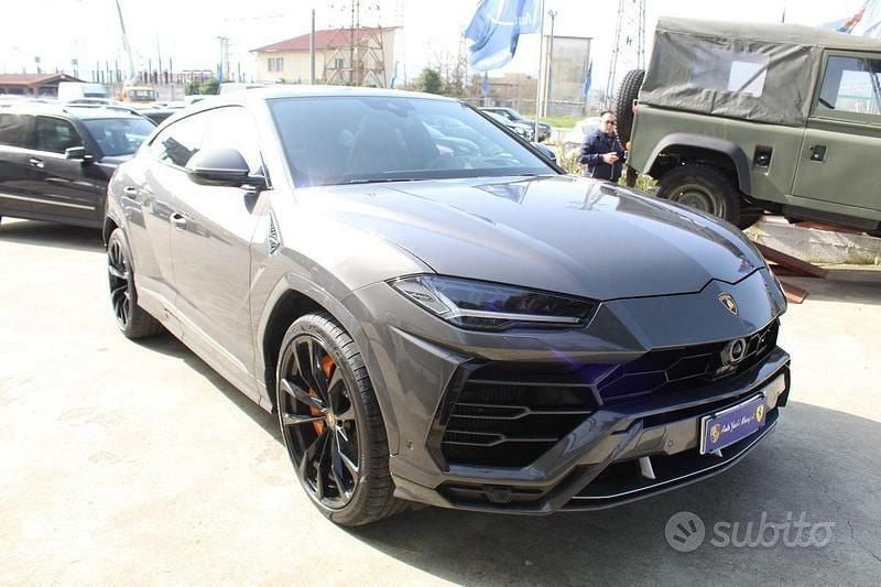 Usata Lamborghini Urus 658 CV (483 kW) 2022 Grigio SUV