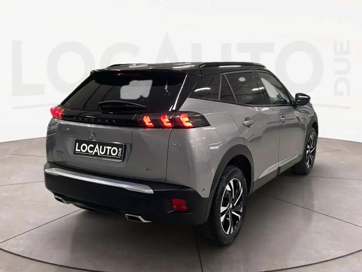 Usata Peugeot 2008 GT 131 CV (96 kW) 2023 Grigio SUV