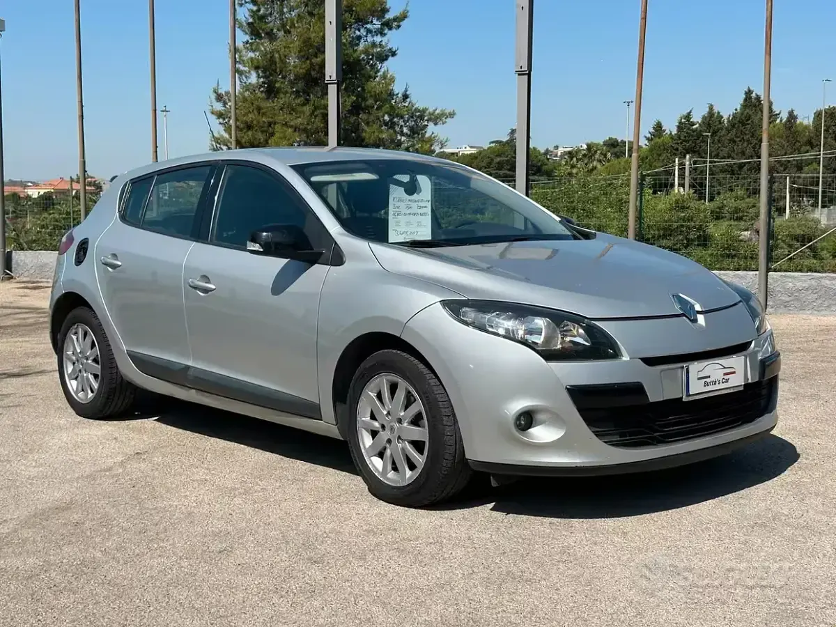 Usata Renault Mégane GT Line GT-Line 110 CV (80 kW) 2011 Grigio Berlina