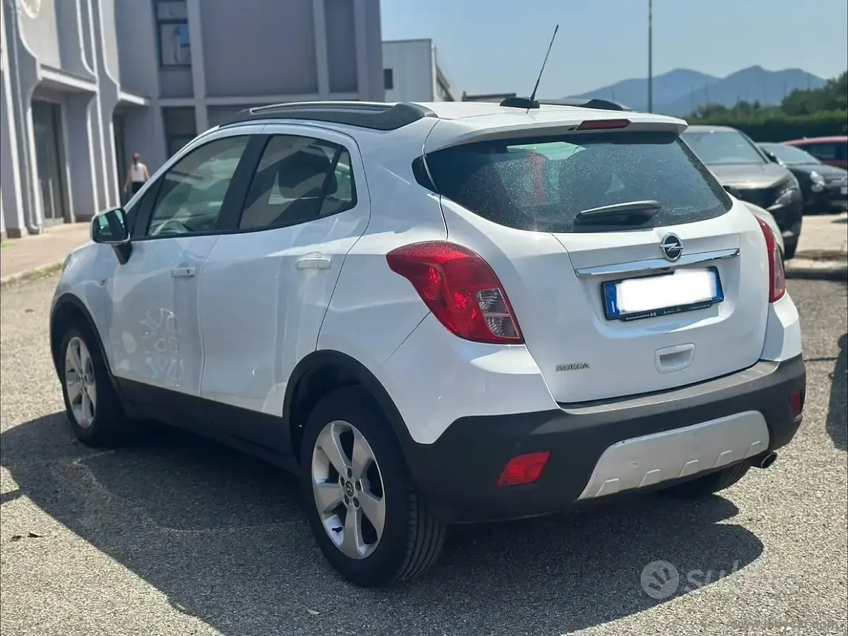 Usata Opel Mokka Cosmo 136 CV (100 kW) 2016 Bianco SUV