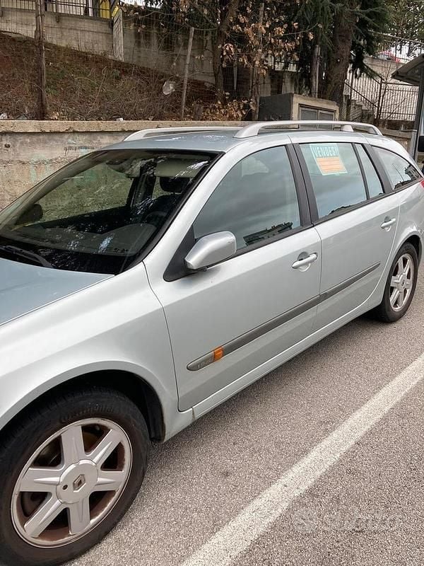Usata Renault Laguna II Initiale 120 CV (88 kW) 2004 Grigio Station wagon