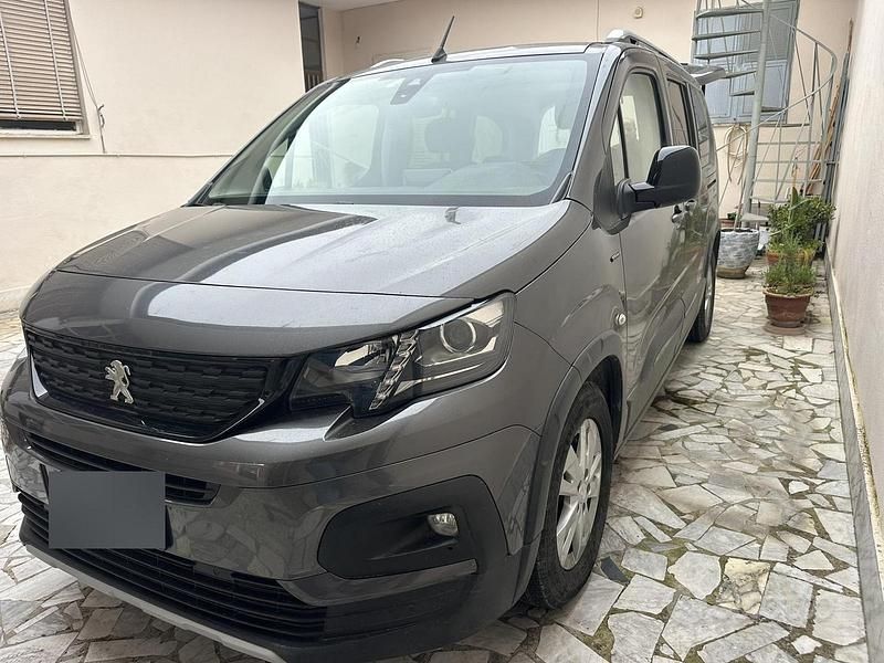 Usata Peugeot Rifter 131 CV (96 kW) 2019 Grigio Monovolume