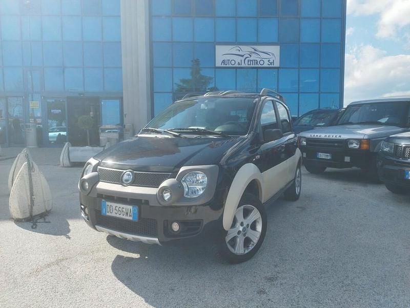 Usata Fiat Panda 4x4 Cross 69 CV (50 kW) 2006 Nero Utilitaria