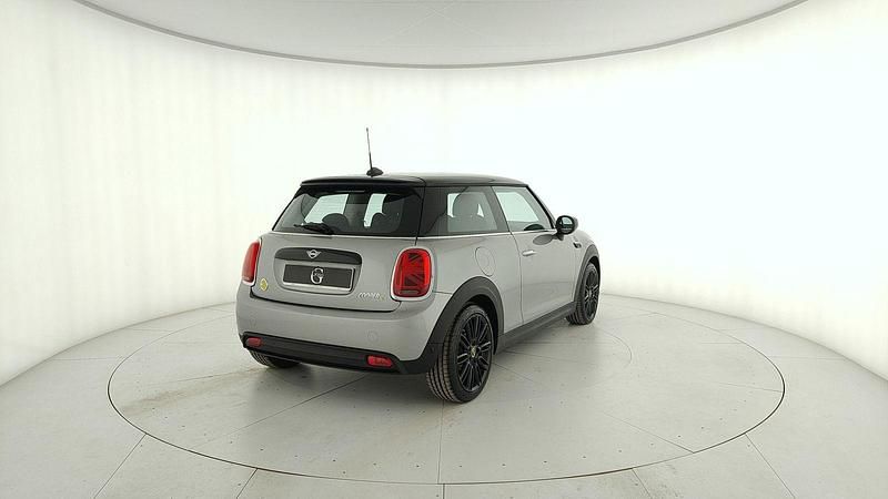 Usata Mini Cooper SE Classic 75 kW (102 CV) 2023 Argento Utilitaria