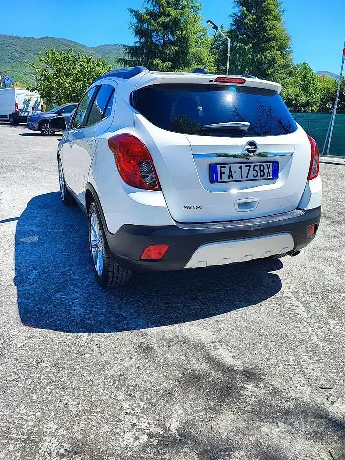 Usata Opel Mokka 140 CV (102 kW) 2015 Bianco SUV