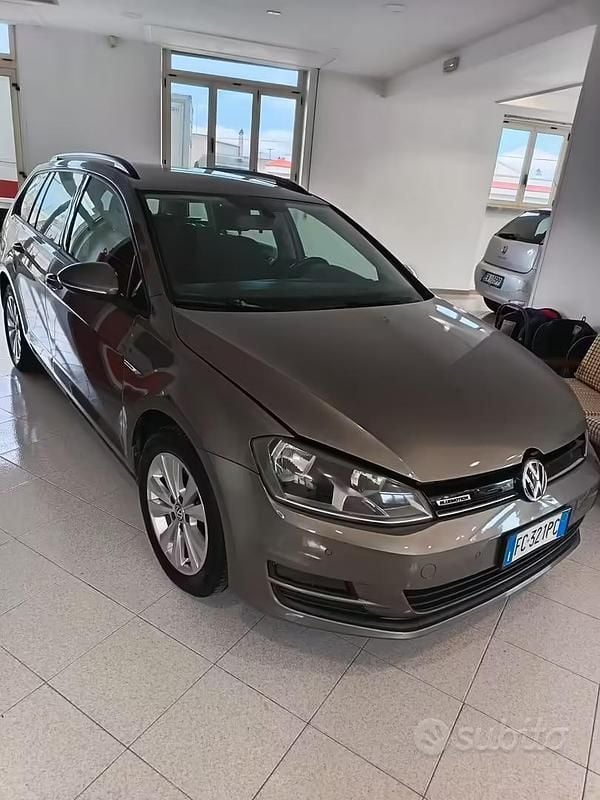 Usata VW Golf VII Executive 110 CV (80 kW) 2016 Grigio Station wagon