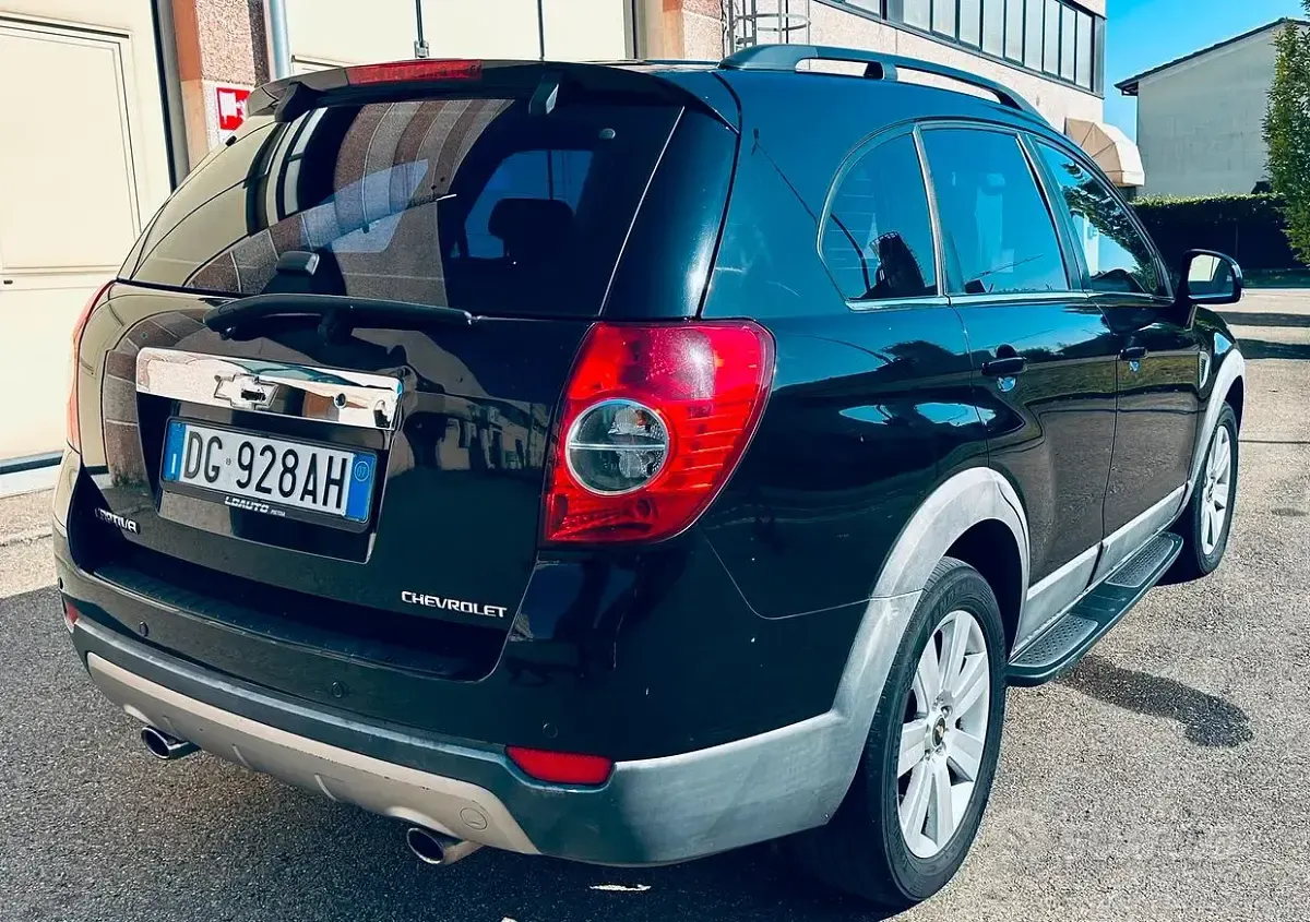 Usata Chevrolet Captiva 150 CV (110 kW) 2006 Nero SUV