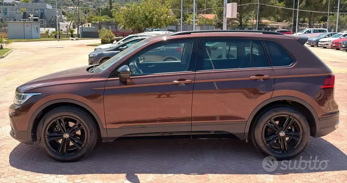 Usata VW Tiguan Comfortline 150 CV (110 kW) 2022 Marrone SUV
