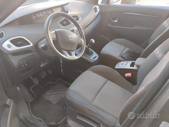 Usata Renault Scénic III Luxe 110 CV (80 kW) 2012 Marrone Monovolume