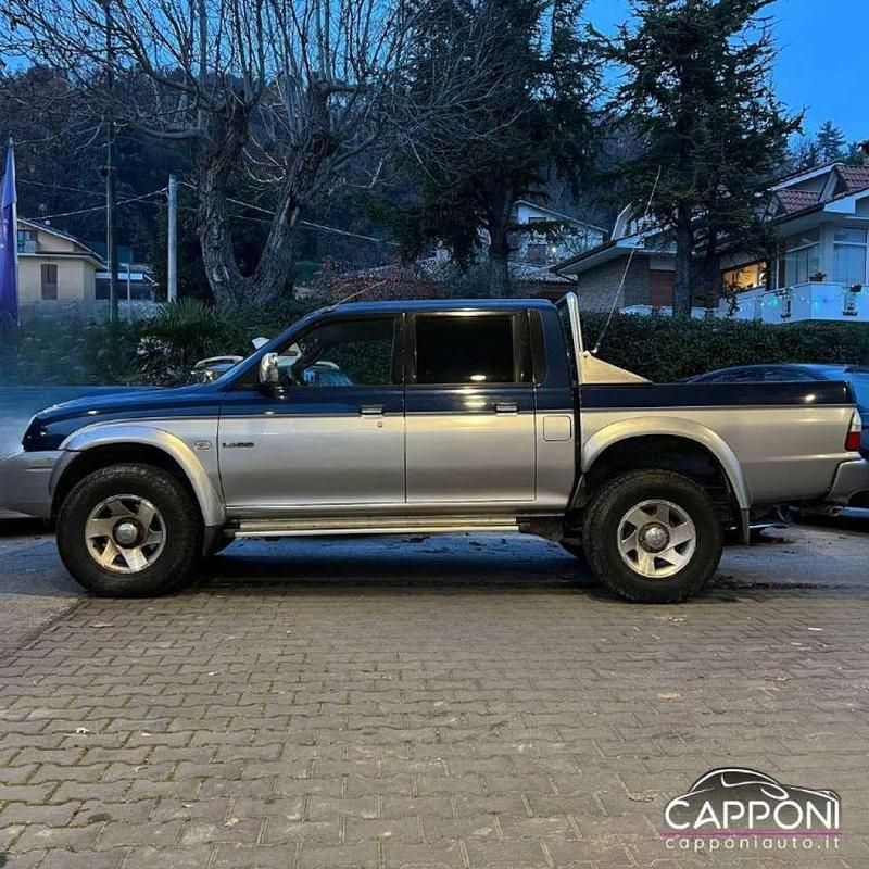 Usata Mitsubishi L200 116 CV (85 kW) 2003 Blu Pick-up